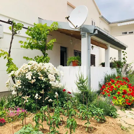 Apartman Lili Apartment