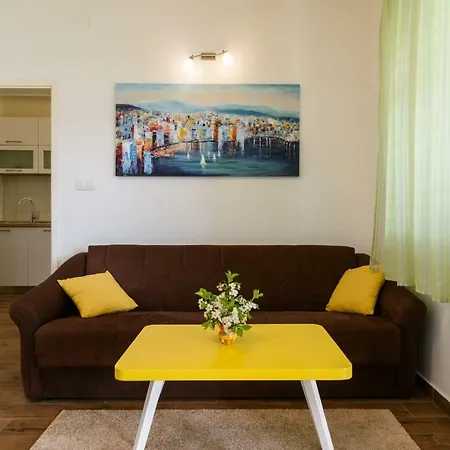 Apartment Apartman Lili *
