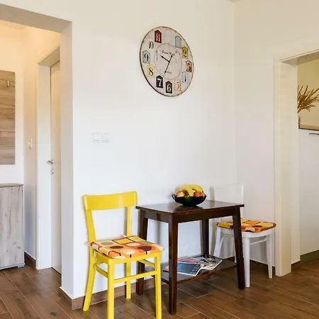 Apartman Lili Apartman *