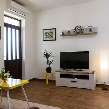 Apartman Lili Apartman *